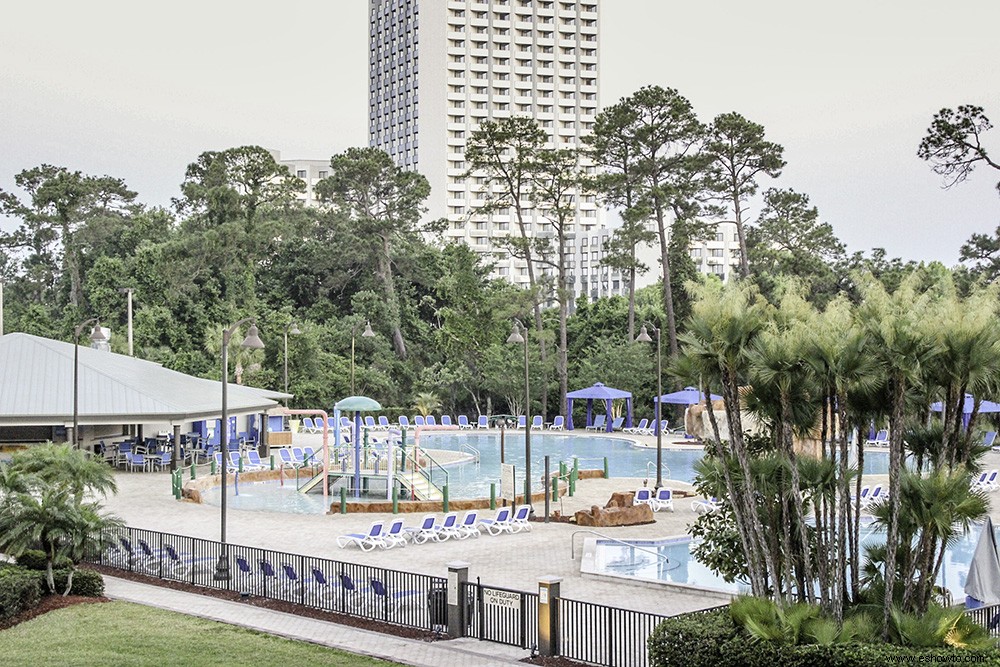 Hoteles asequibles en Orlando:Wyndham Lake Buena Vista Tower vs. Jardín 