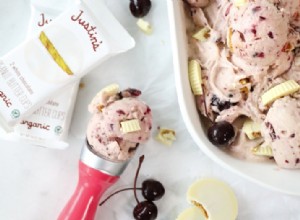 Esta receta de  Nice Cream  con cerezas y chocolate blanco con sabor a nuez está destinada a convertirse en una de las favoritas de la semana 