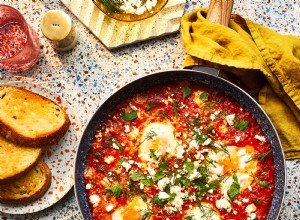 Huevos cocidos con salsa 