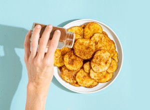 Patatas fritas caseras crujientes al horno 