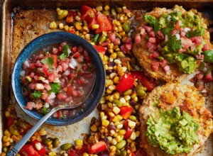 Hamburguesas De Pollo Con Succotash Ahumado 