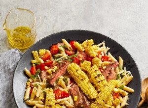 Tazón De Pasta De Bistec Y Tomate 