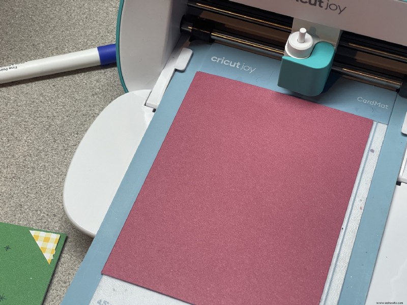 Celebre las festividades aleatorias con Cricut Joy